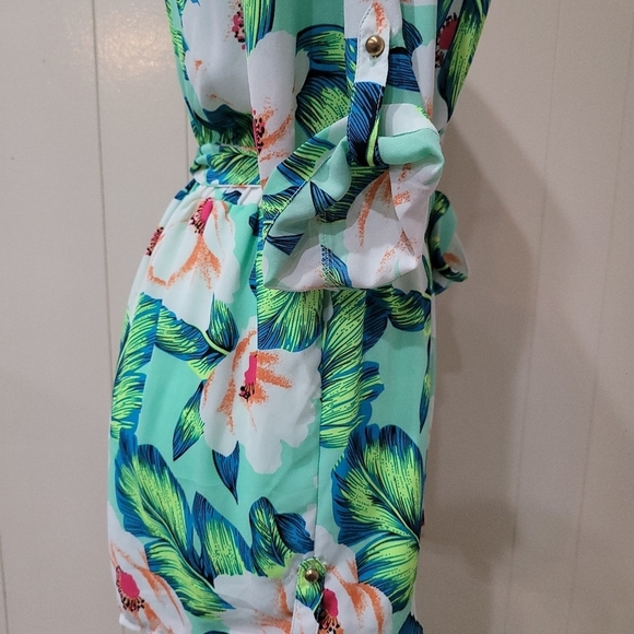 Gianni Bini Tropical Floral Romper Long Sleeve Plunge Neck Shorts Sz S - Picture 8 of 9